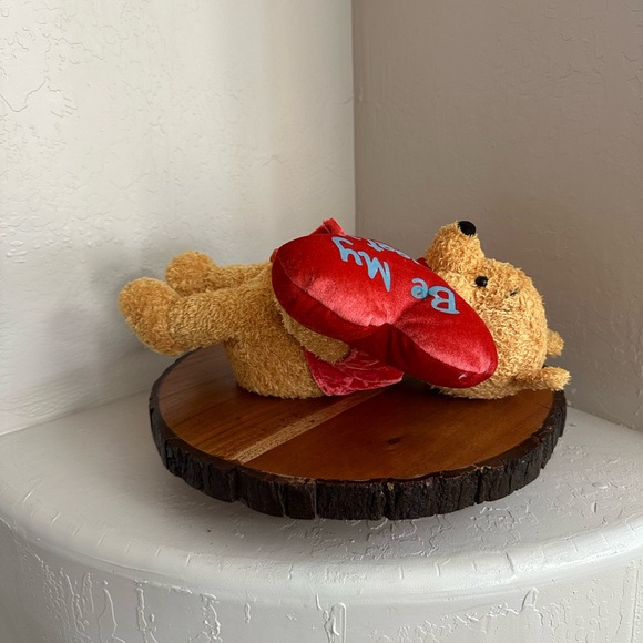 ❤️Vintage Disney Store Winnie the Pooh Valentines "Be My Sweety" Hearts Plush - Picture 11 of 16